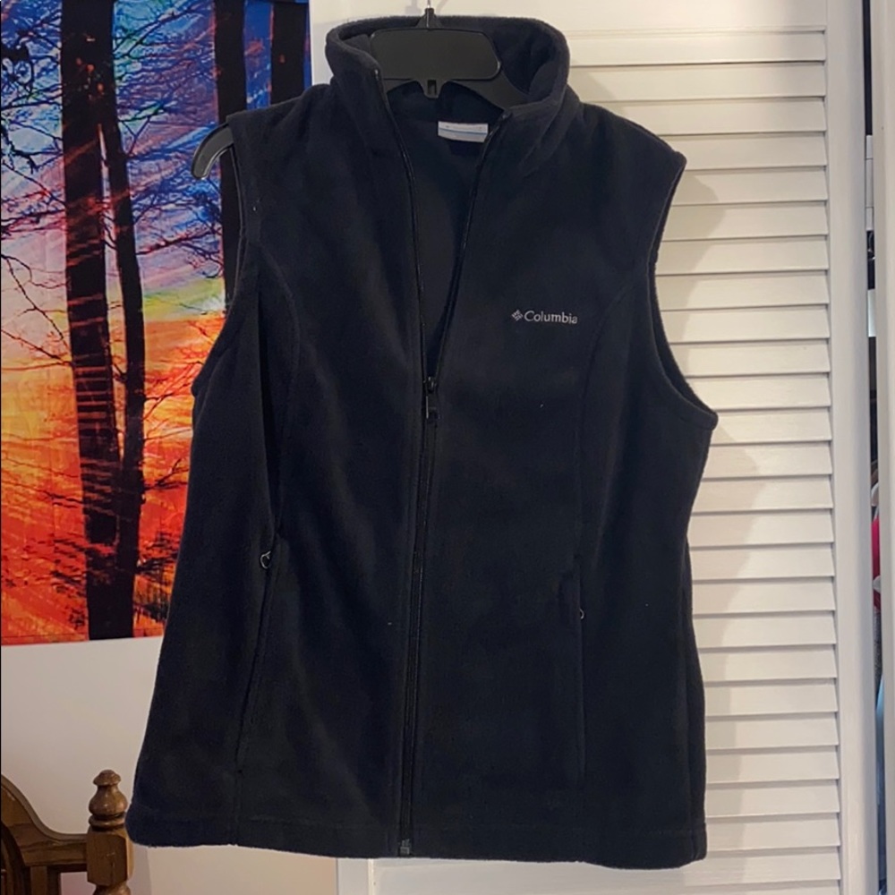 Columbia woman’s small vest